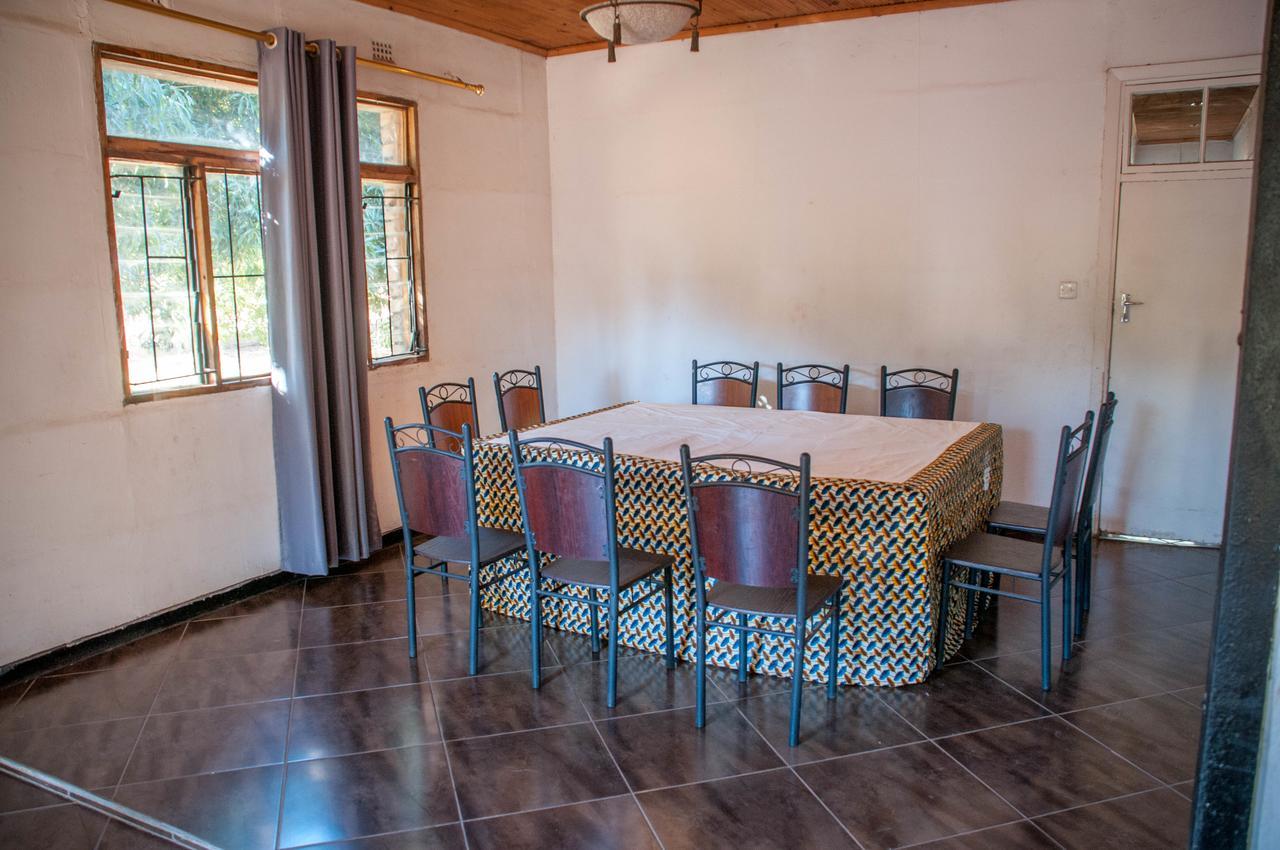 Okavango Lodge リビングストン エクステリア 写真