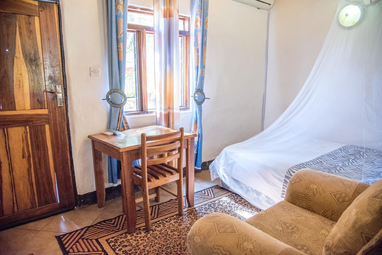 Okavango Lodge リビングストン エクステリア 写真